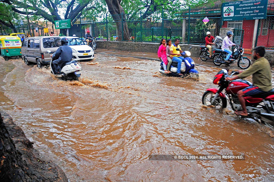 At least 60 killed as storm and rain hit several parts of India