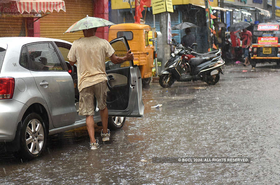 At least 60 killed as storm and rain hit several parts of India