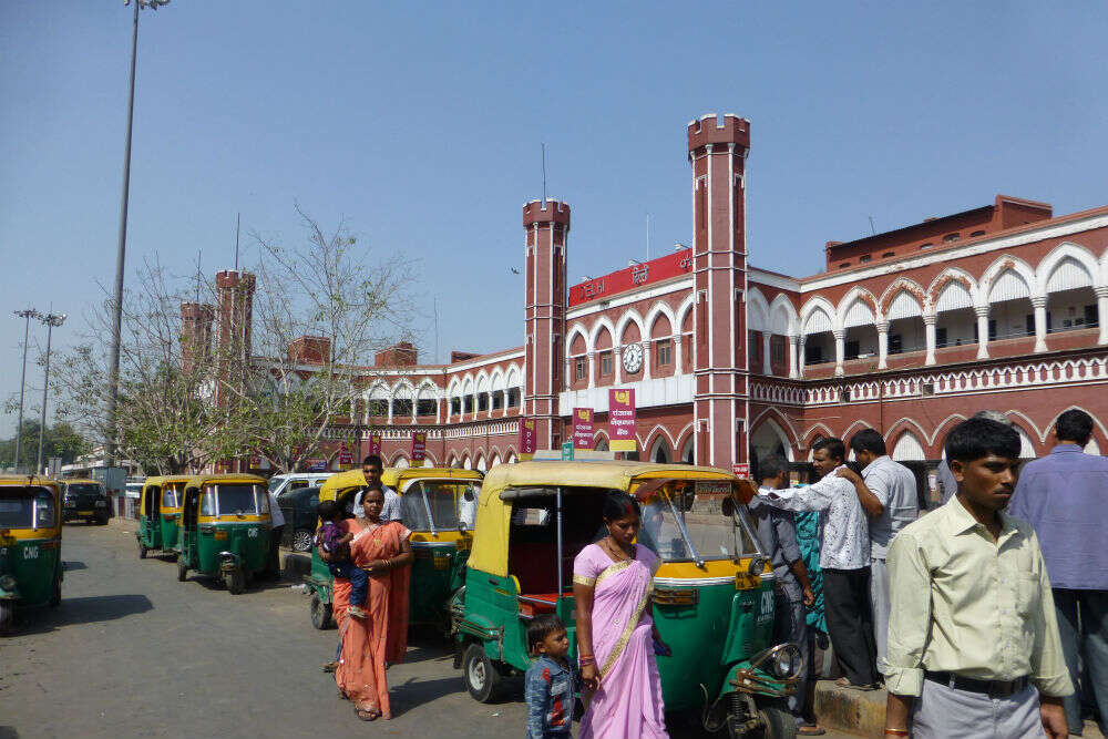 old delhi station gate