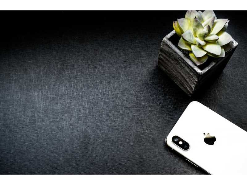  Apple iPhone X: Available at Rs 81,999 after a discount of Rs 13,391 on both Flipkart and Amazon websites