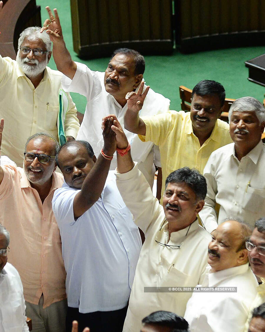 Congress, JD(S) celebrate as BSY resigns in Karnataka
