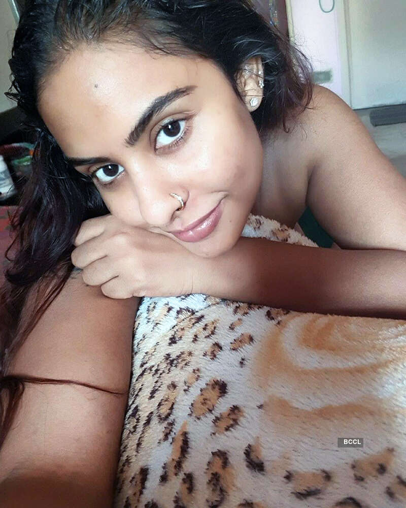 Controversial actress Sri Reddy takes a dig at Pawan Kalyan, questions his  credibility Pics | Controversial actress Sri Reddy takes a dig at Pawan  Kalyan, questions his credibility Photos | Controversial actress