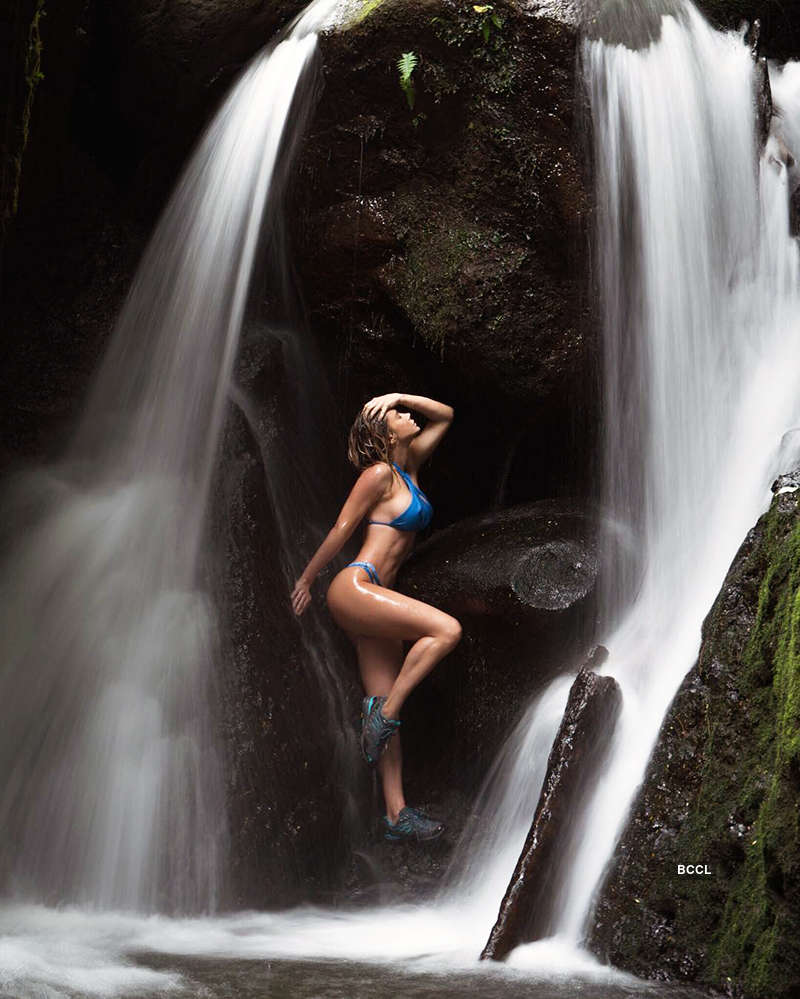 Pictures of globe-trotting beauty Sara Underwood are sweeping the internet