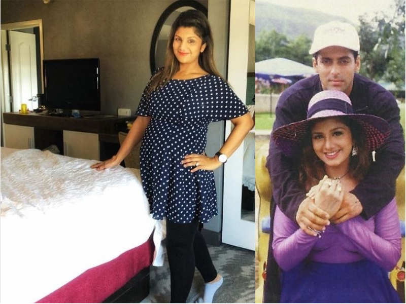 It's a baby calling for 'Judwaa' actor Rambha, who flaunts her baby bump in style!