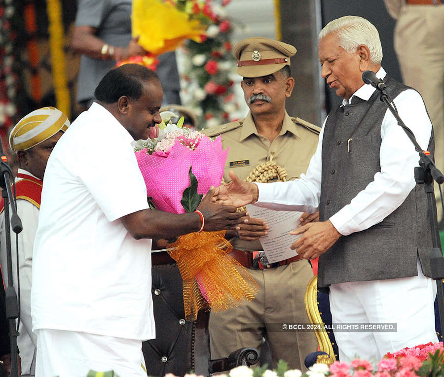 Kumaraswamy takes oath as Karnataka CM
