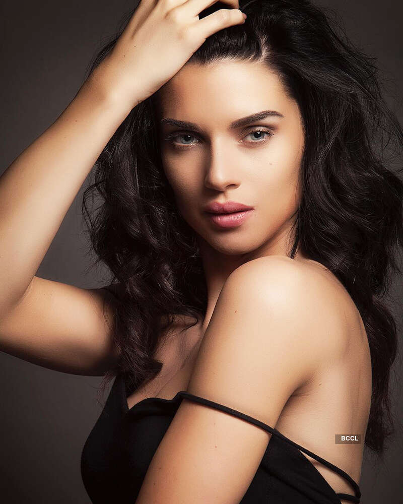 Mellish wilson. Скарлет меллиш уилсон. Scarlett wilson. Скарлет меллиш уилсон. Скарлет меллиш уилсон.