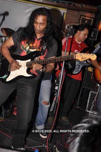 Bandish band performs