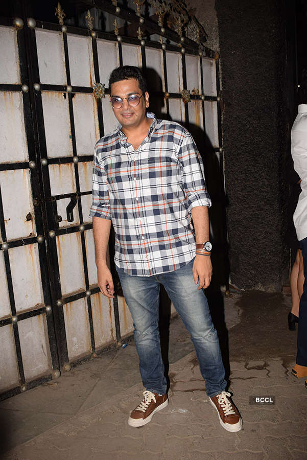 Bollywood celebs come in full attendance at Mukesh Chhabra’s birthday party