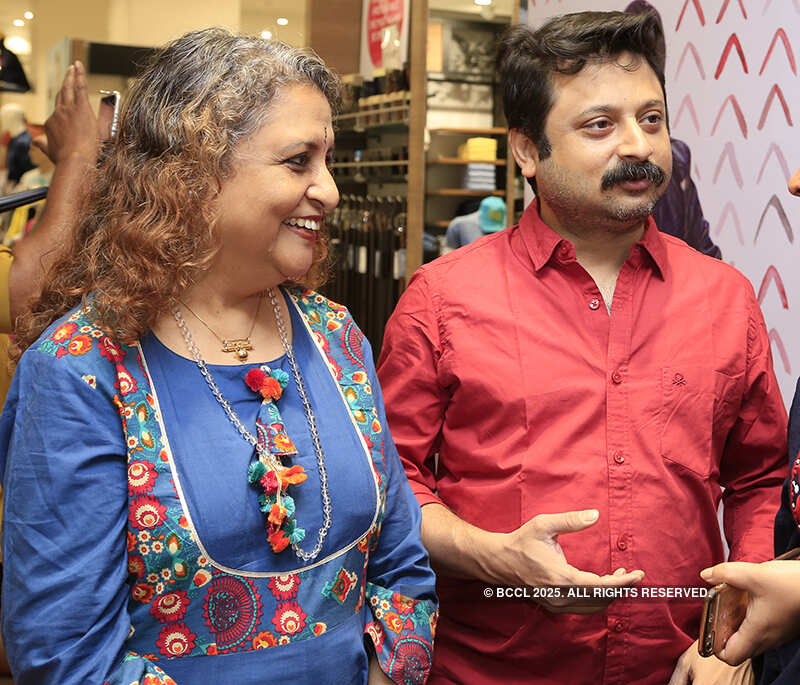 Nandita Roy, Shiboprosad Mukherjee