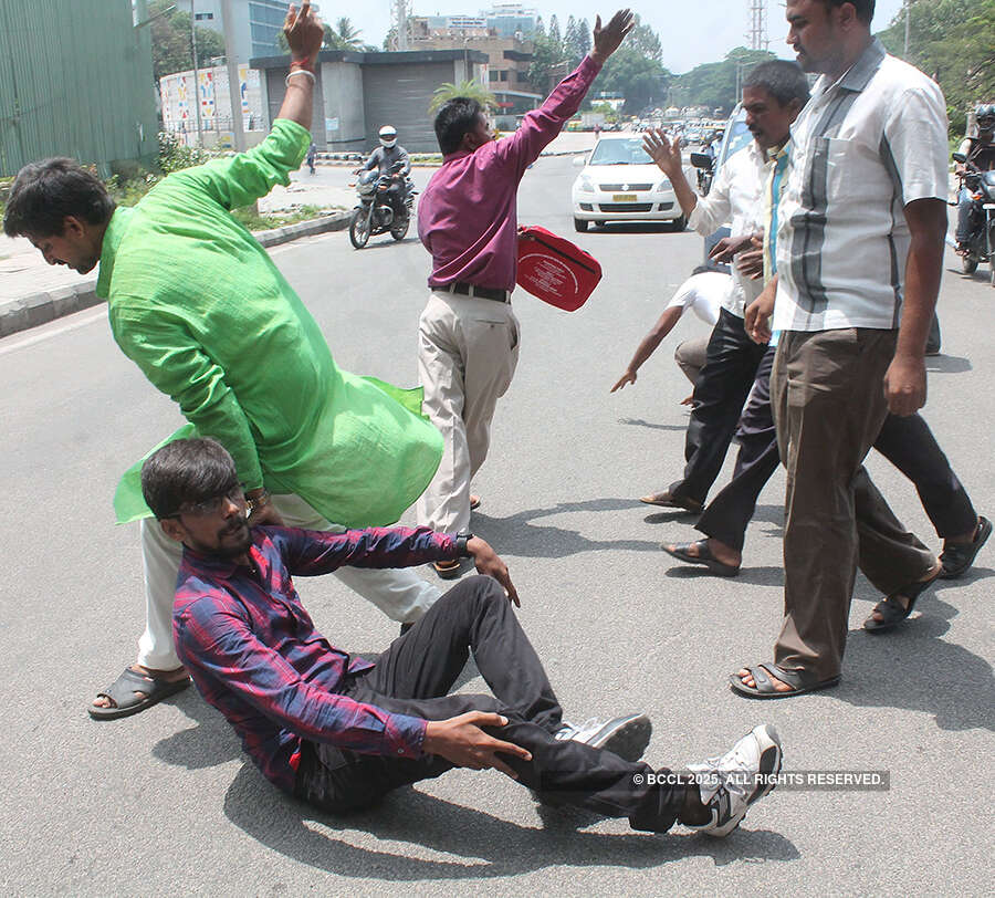 Gramin Dak Sevaks&rsquo; strike cripples postal services in villages
