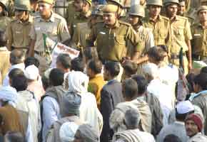 Land acquisition: UP farmers to protest in Delhi