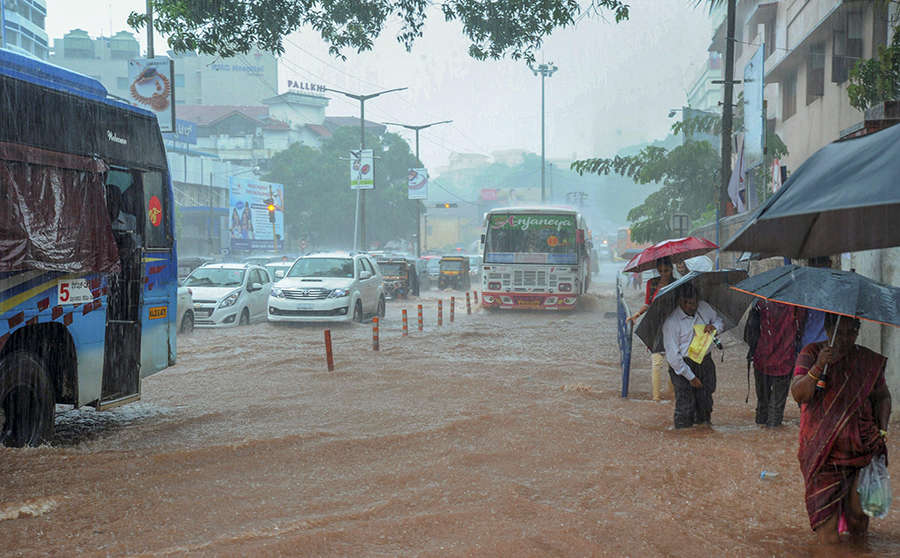 Heavy downpour paralyses Mangaluru city