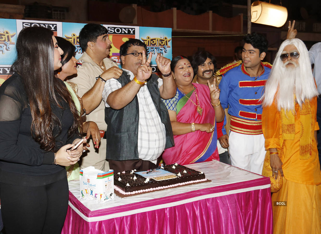 ‘Jijaji Chhat Per Hain’ cast celebrates completion of 100 episodes