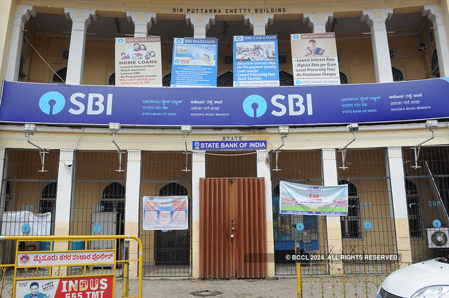 10 lakh banking employees go on strike