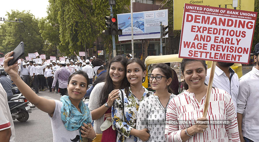 10 lakh banking employees go on strike