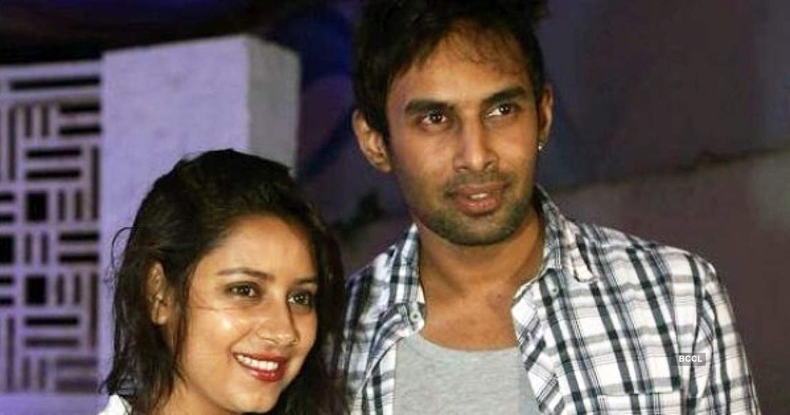 Pratyusha Banerjee's ex-beau Rahul Raj Singh breaks the dance floor on his wedding reception