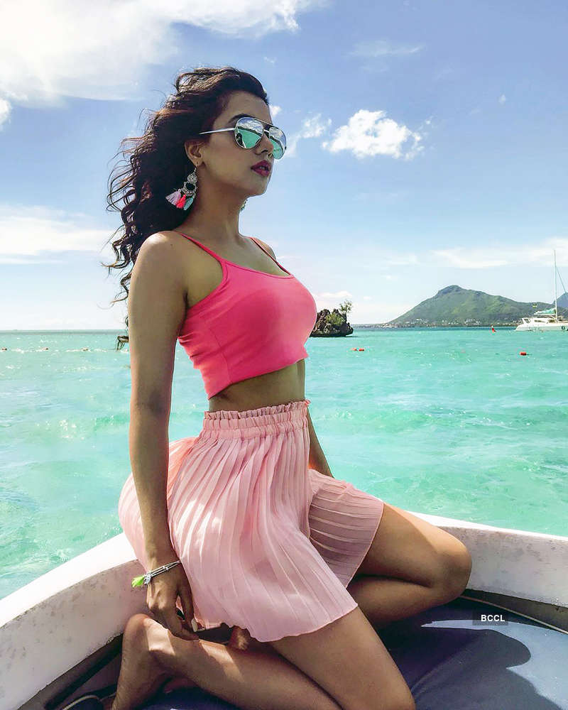 These captivating photoshoots of Ruhi Singh you surely can’t give a miss!