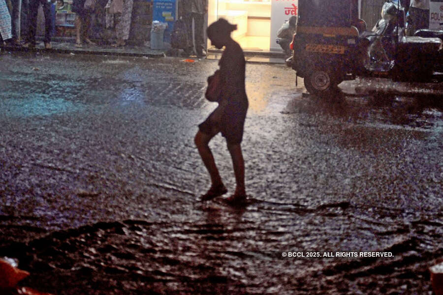 In pictures: Pre-monsoon rain lashes Mumbai