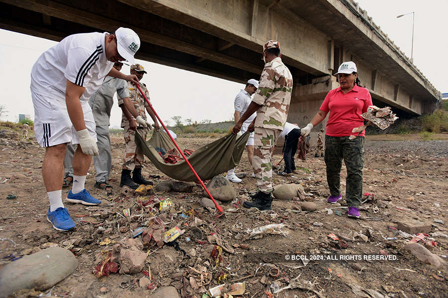 Activists, students and volunteers mark World Environment Day