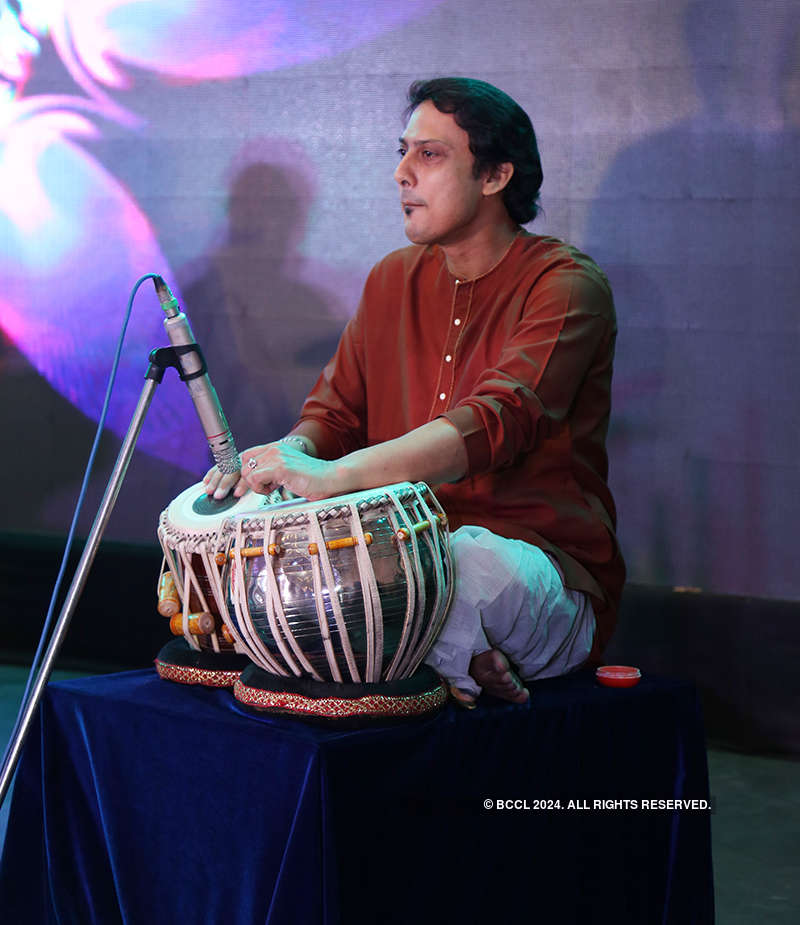 Abhishek Dutta showcases Bengal’s traditional handloom and weaves