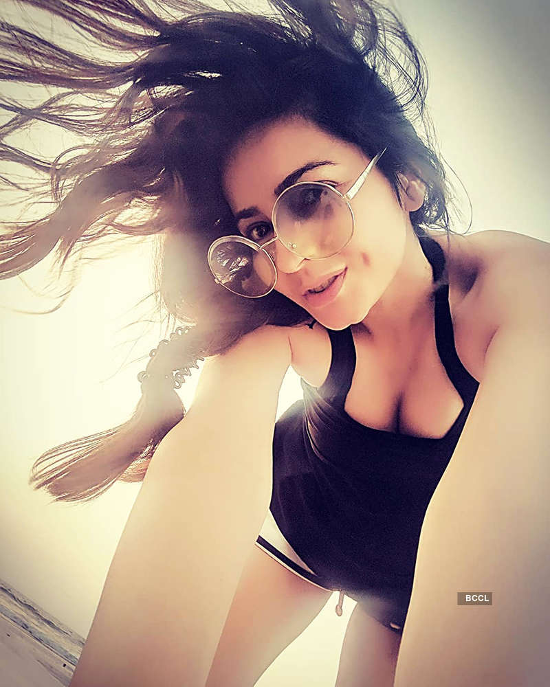 Bold pictures of IPL host & TV presenter Shonali Nagrani you surely can’t give a miss!