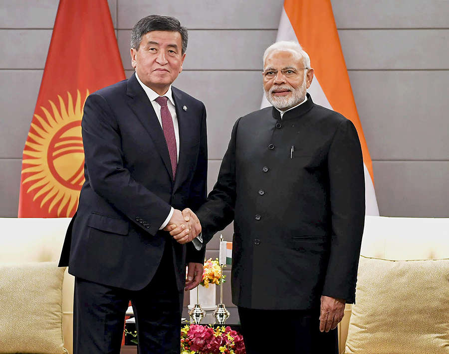 PM Modi meets world leaders at SCO summit
