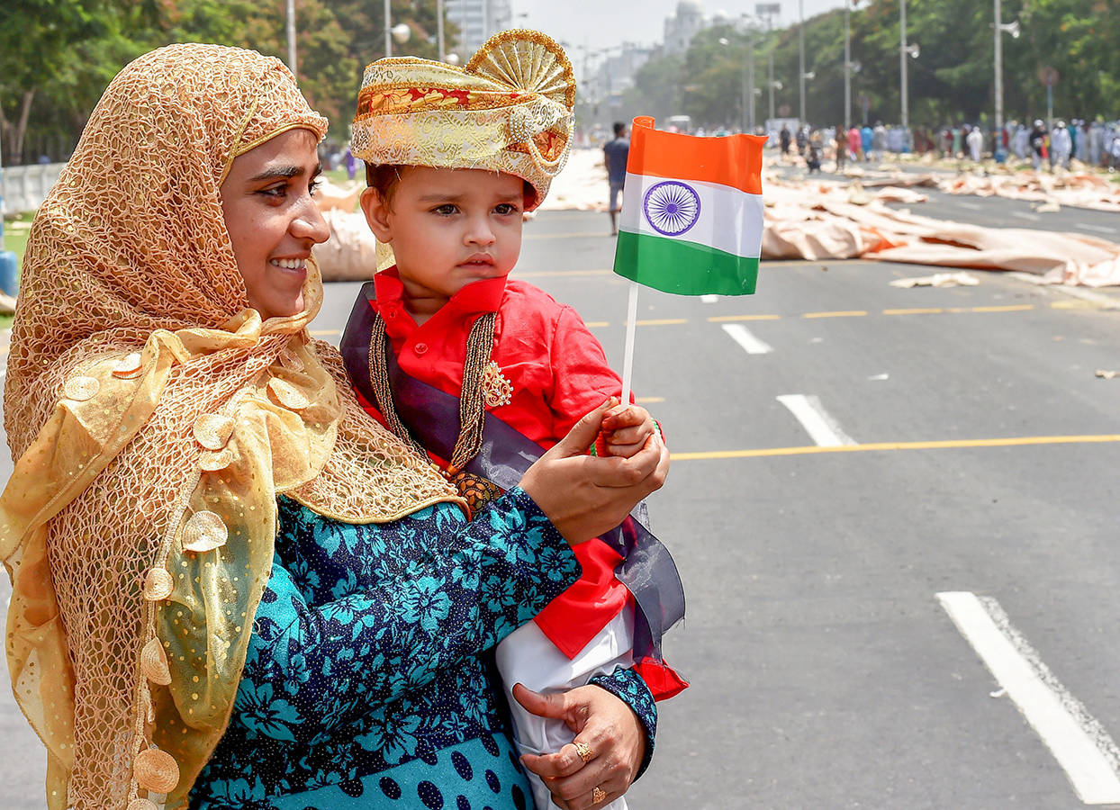 In pictures: Eid-ul-Fitr celebrations around the world