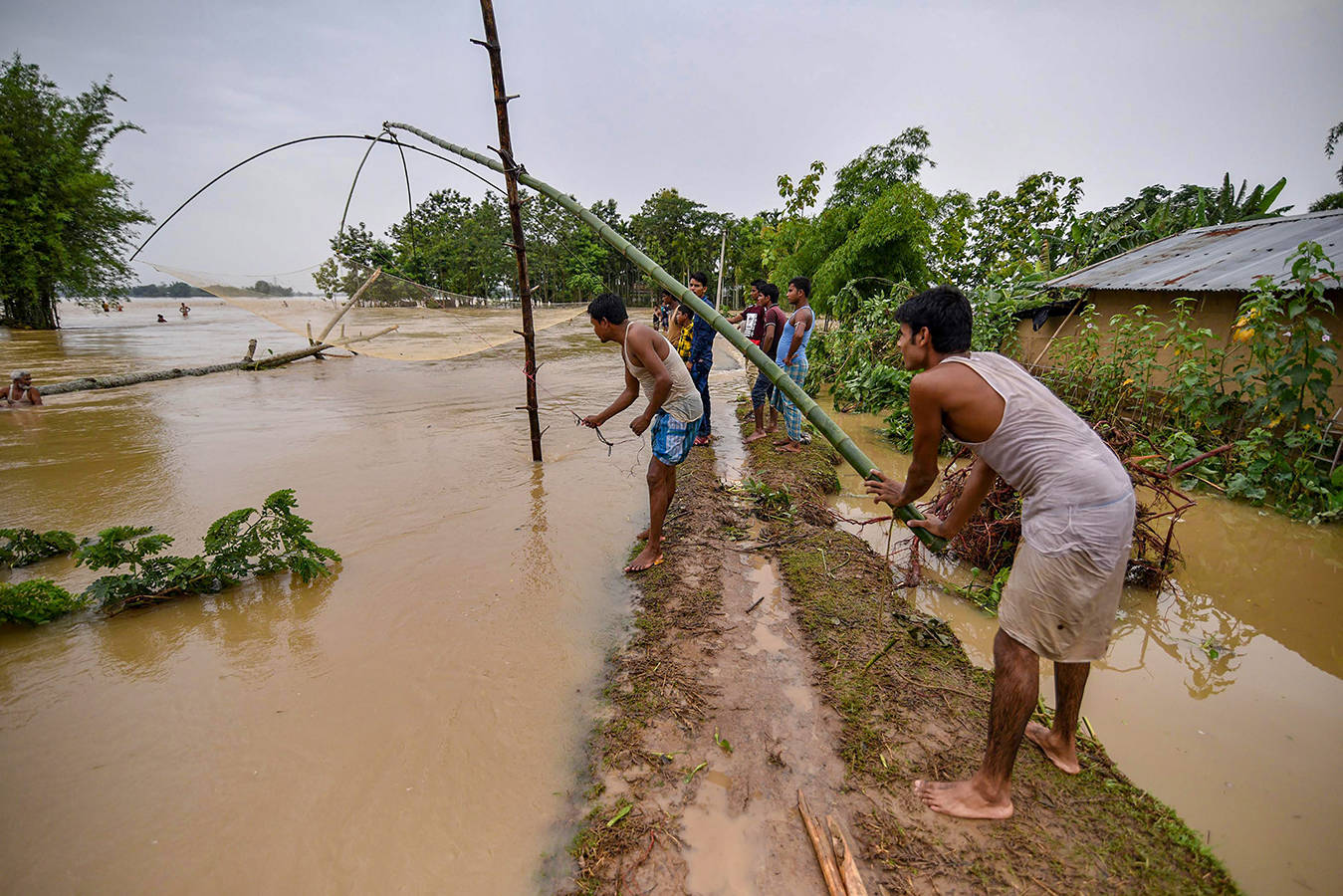 In pictures: Flood situation remains grim in northeast
