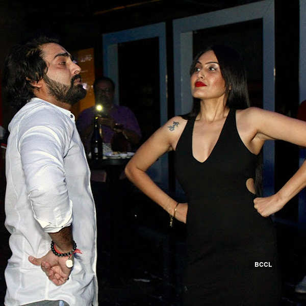 ‘Bigg Boss 10’ winner Manveer Gurjar parties hard with rumoured girlfriend Kamya Punjabi