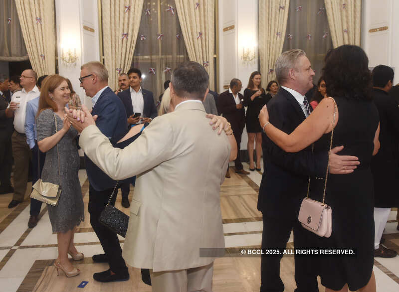 Sushma Swaraj attends Russian National Day event