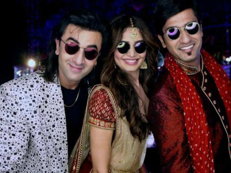 This new still from 'Sanju' with Ranbir Kapoor, Vicky Kaushal and Karishma  Tanna in a groovy
