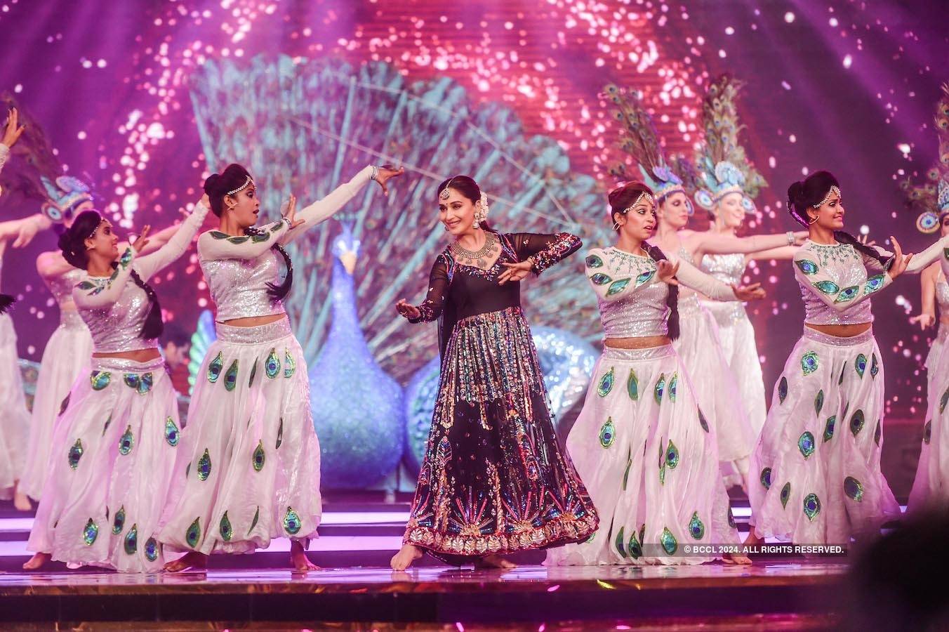 fbb Colors Femina Miss India 2018: Kareena, Madhuri and Jacqueline set the stage on fire