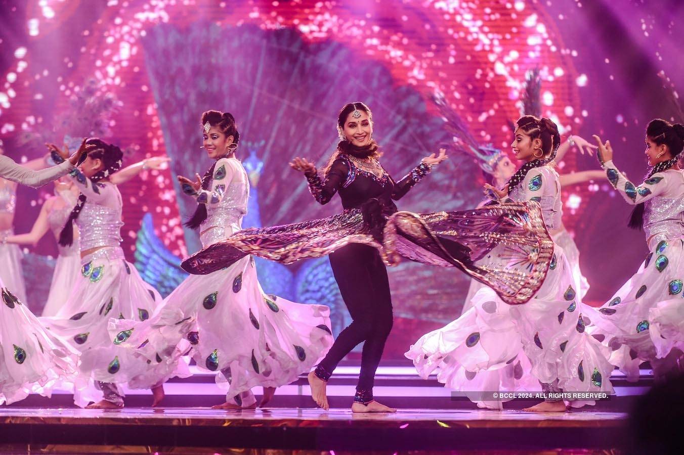 fbb Colors Femina Miss India 2018: Kareena, Madhuri and Jacqueline set the stage on fire