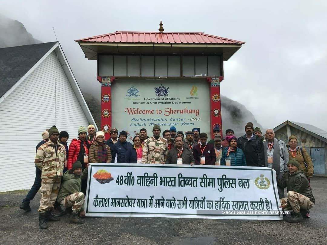 Kailash Mansarovar Yatra’s first batch crosses Nathula border