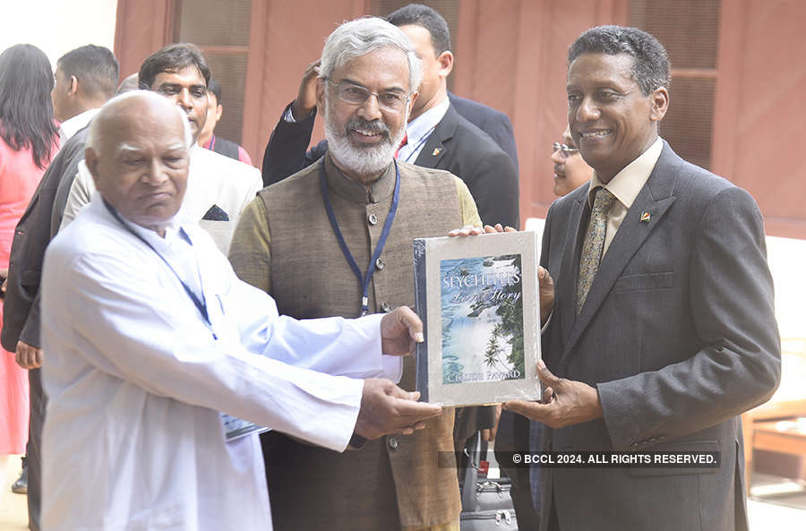 Seychelles President Danny Faure visits Sabarmati Ashram