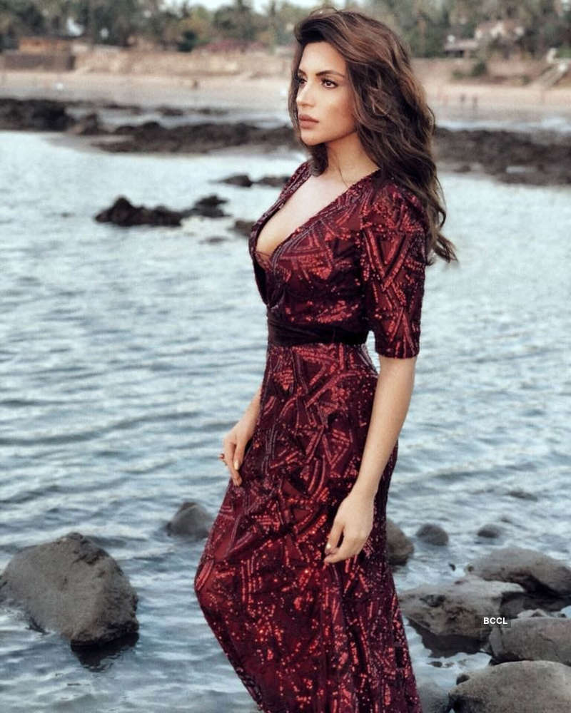 These beautiful holiday pictures of diva Shama Sikander are going viral…