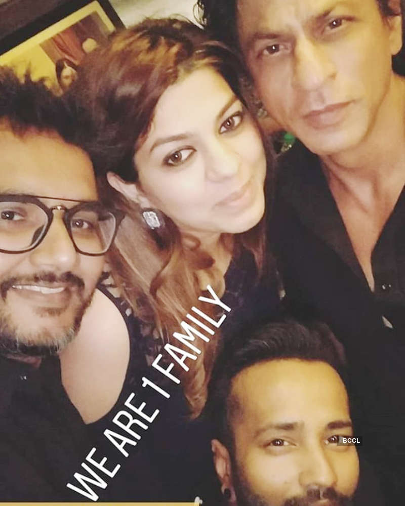 Shah Rukh Khan and Anushka Sharma glam up Aanand L. Rai's birthday party