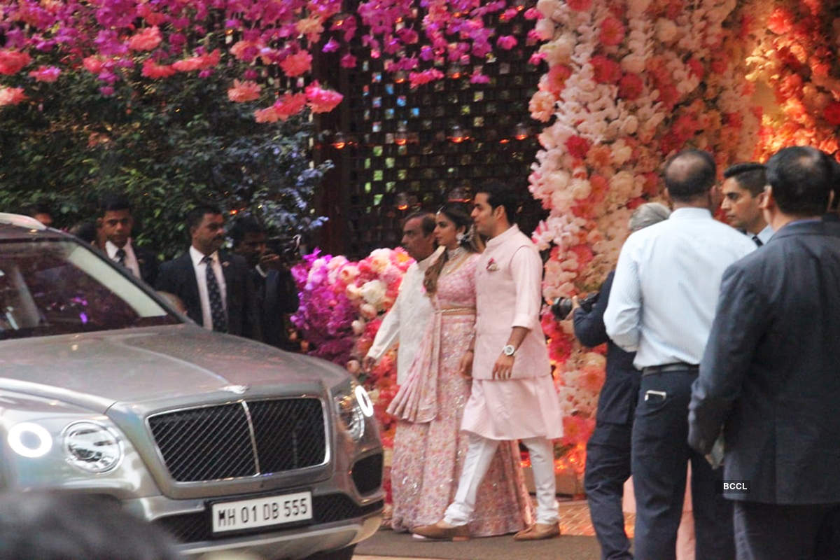 Priyanka & Nick's candid picture from Shloka Mehta and Akash Ambani's pre-engagement party