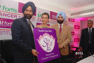 Lisa at Cancer Institute inauguration