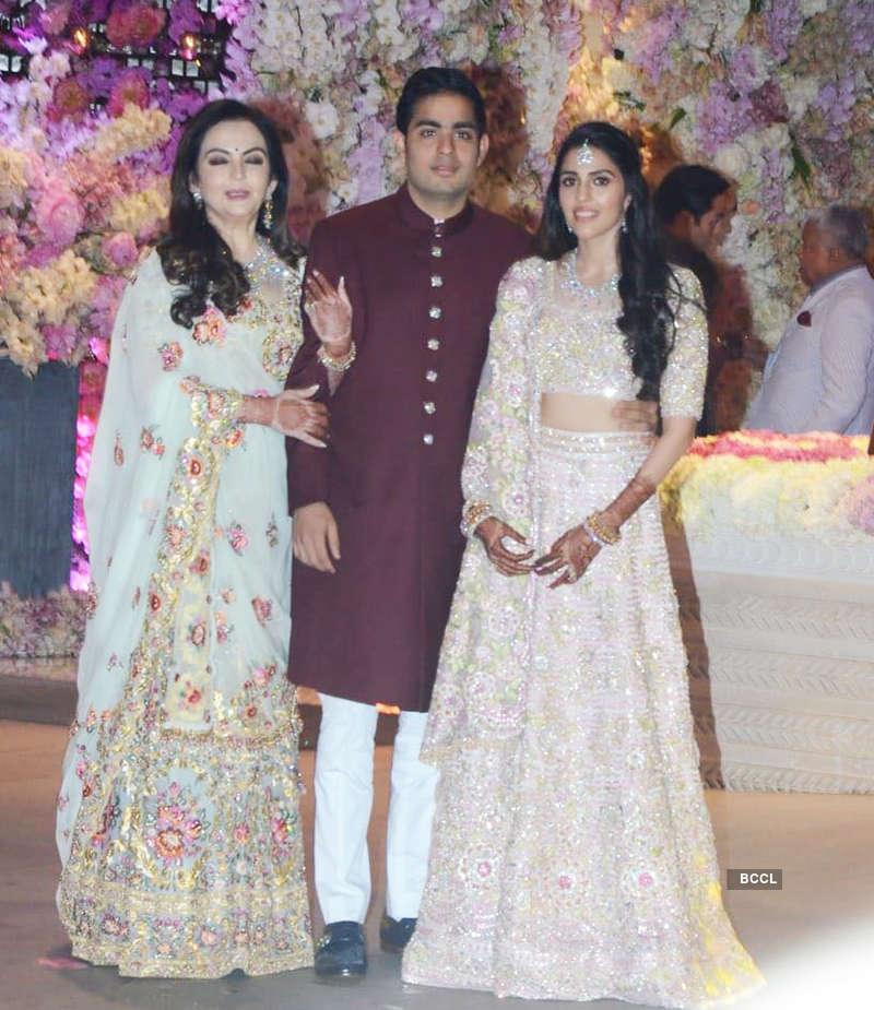 Photos of Shloka Mehta and Akash Ambani's engagement ceremony