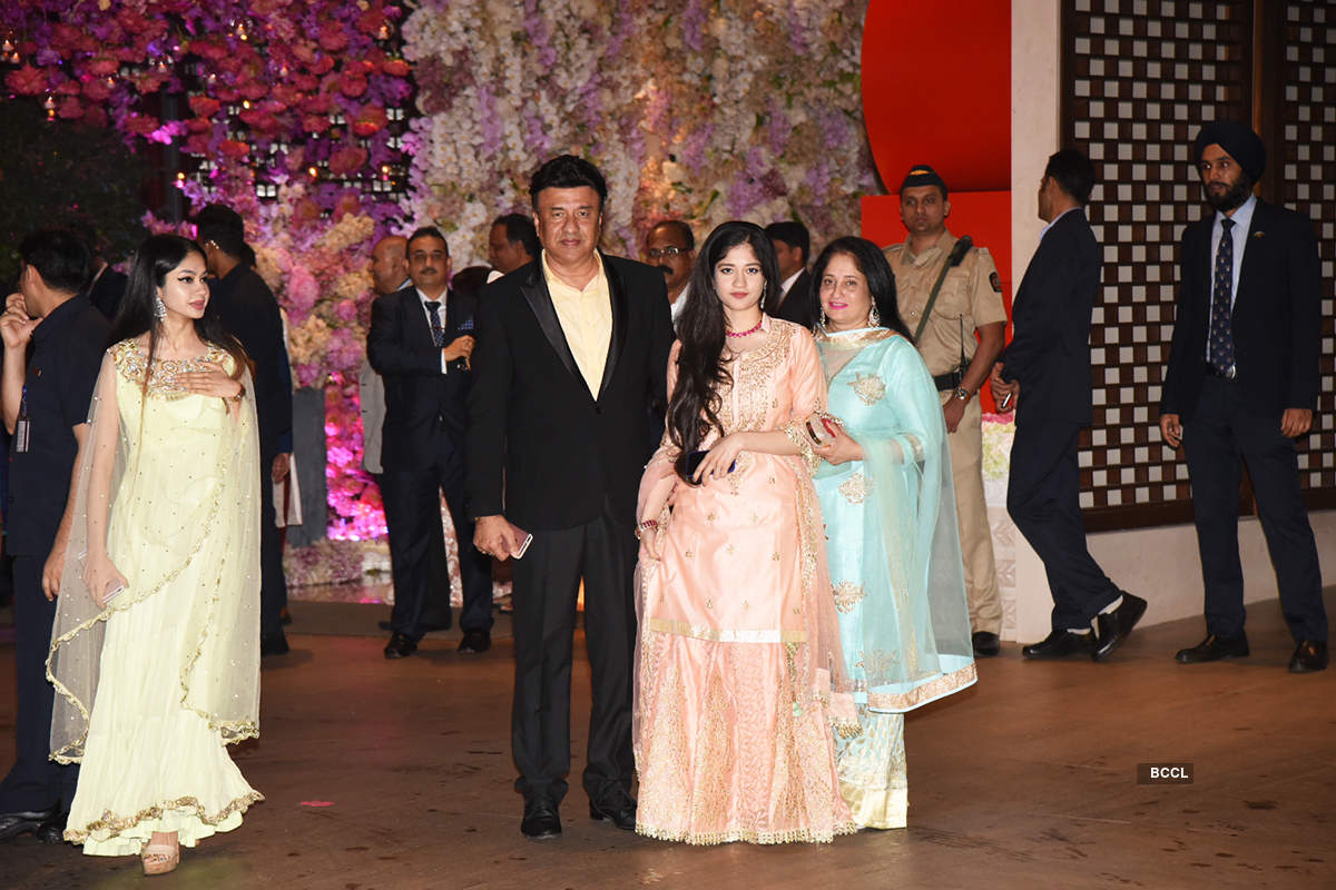 Photos of Shloka Mehta and Akash Ambani's engagement ceremony