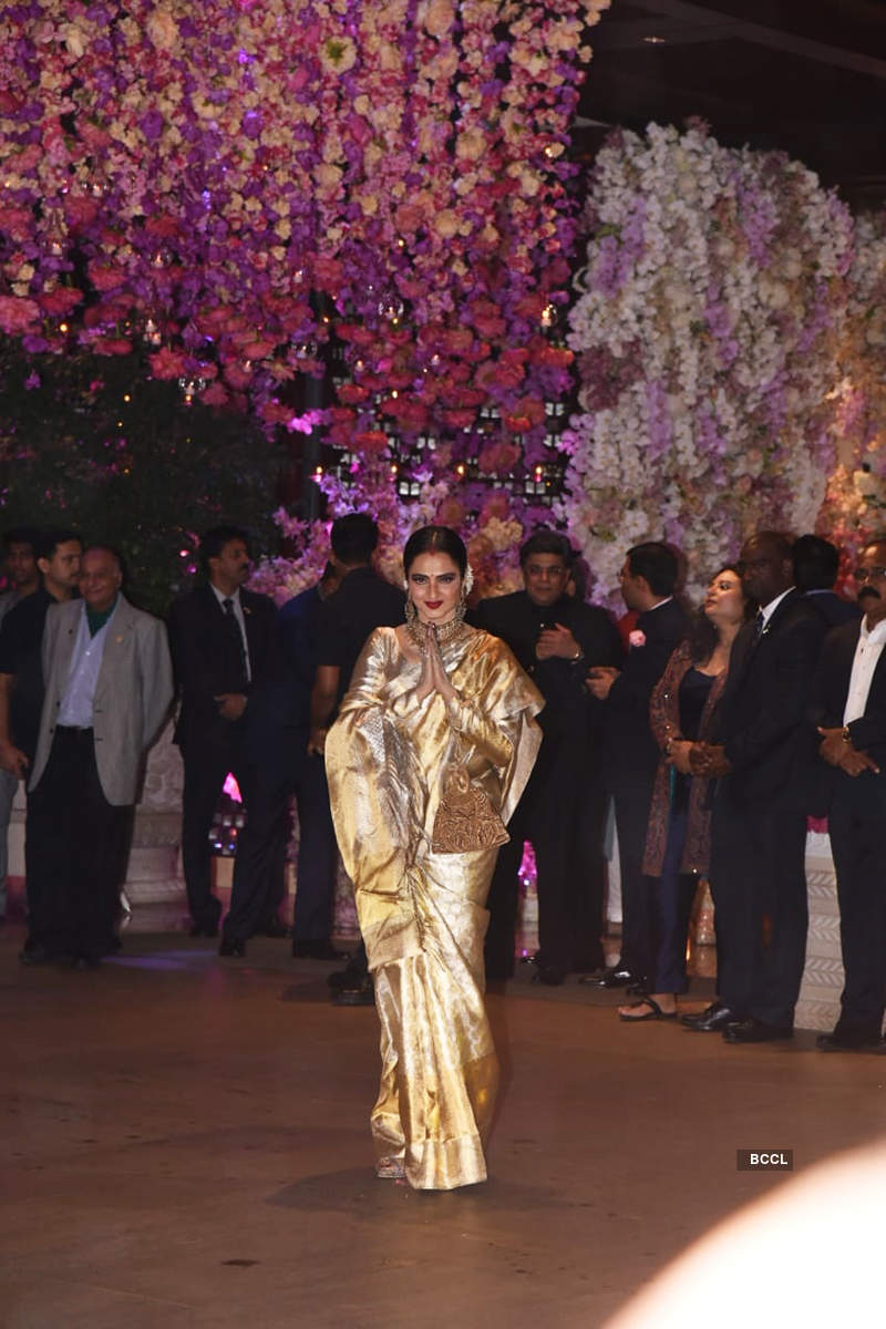 Photos of Shloka Mehta and Akash Ambani's engagement ceremony