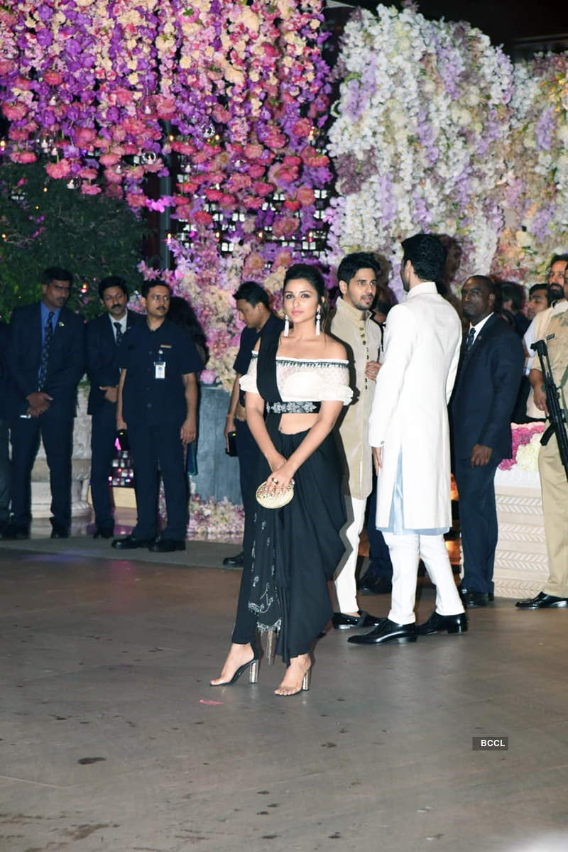 Photos of Shloka Mehta and Akash Ambani's engagement ceremony