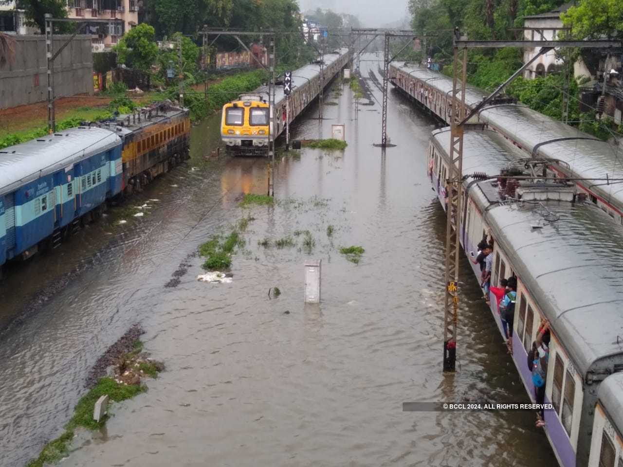 Heavy rains disrupt normal life in Mumbai