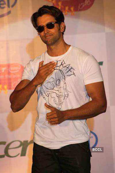 Hrithik meets contest winners