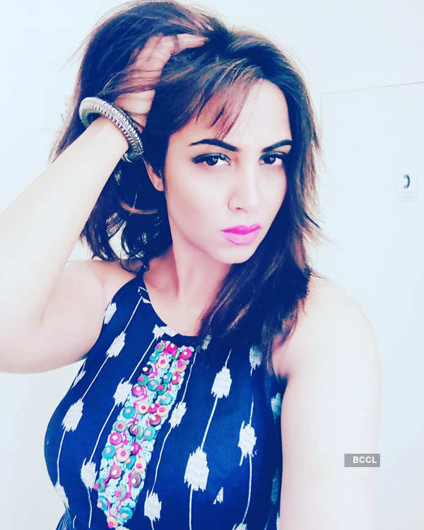 After Hina & Sara Khan, Arshi Khan gets trolled for her bikini photoshoot