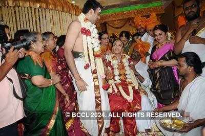 Soundarya & Ashwin visit Tirupati temple