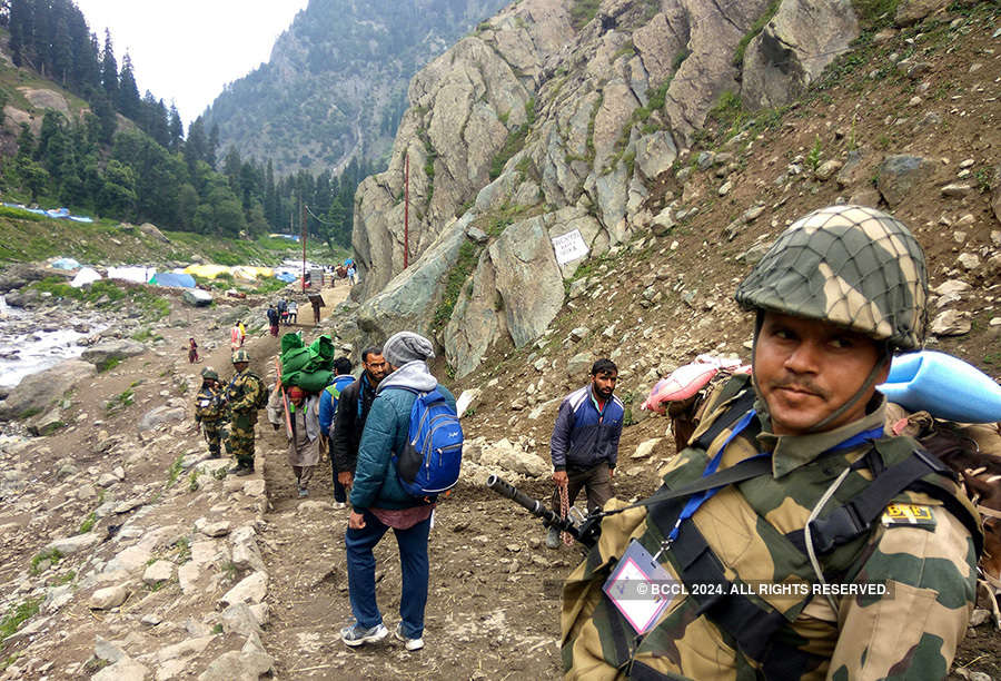 ITBP personnel play saviour for Amarnath yatris