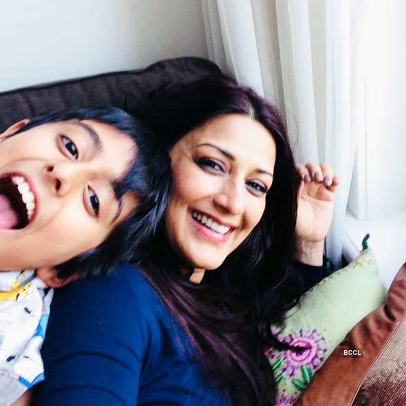 Sonali Bendre shares then-and-now picture with a powerful message on Cancer Survivors Day