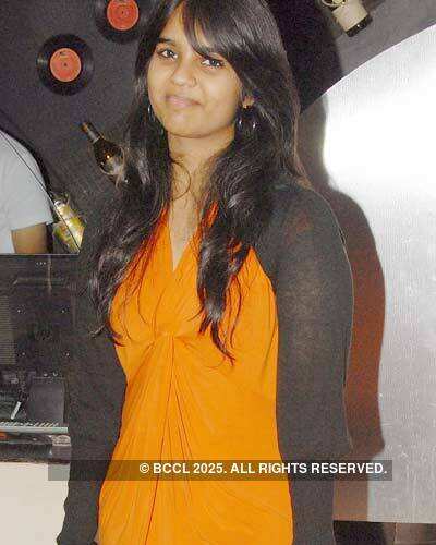 Palak Purswani's b'day bash